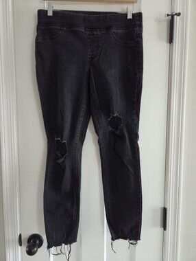 Old Navy rockstar super skinny distressed jeans Size 8 Black